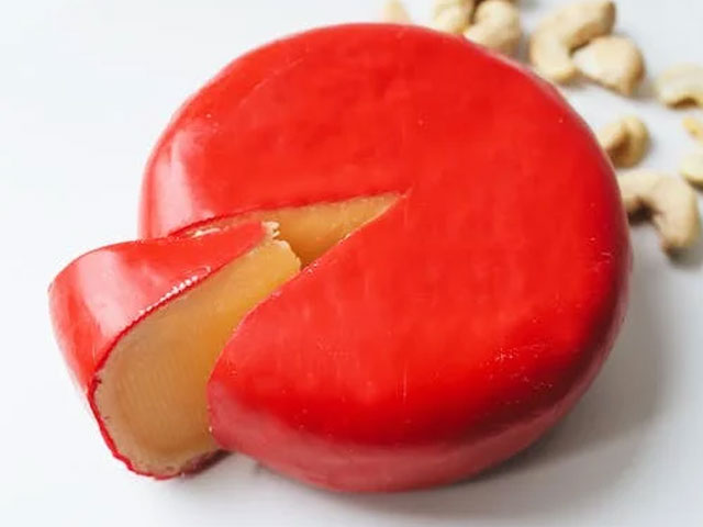 Можно ли замораживать сыр и как это влияет на свойства продукта?